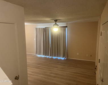 5902 W Townley Avenue - Photo Thumbnail 30