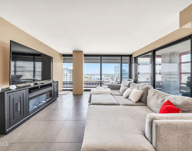 4808 N 24th Street - Photo Thumbnail 2