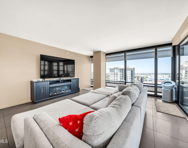 4808 N 24th Street - Photo Thumbnail 3