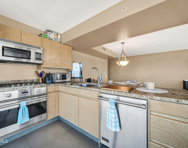 4808 N 24th Street - Photo Thumbnail 9