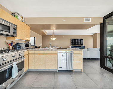 4808 N 24th Street - Photo Thumbnail 7