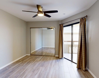 4200 N Miller Road - Photo Thumbnail 11