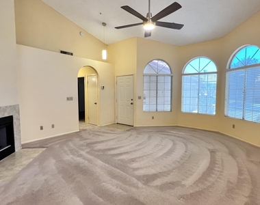 13430 N 92nd Way - Photo Thumbnail 5