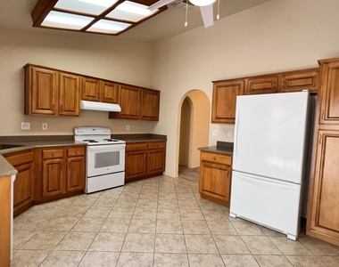 13430 N 92nd Way - Photo Thumbnail 9
