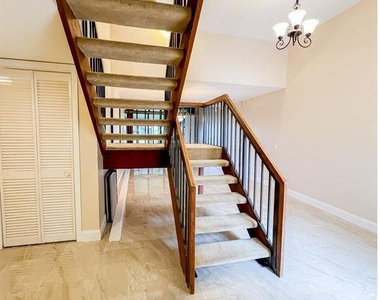 10740 S Golfview Drive - Photo Thumbnail 7