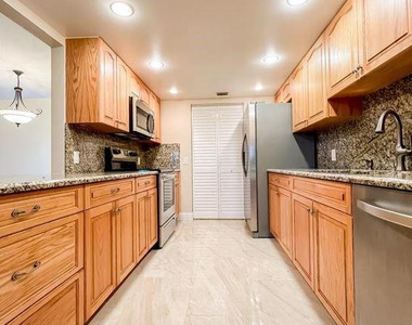 10740 S Golfview Drive - Photo Thumbnail 10