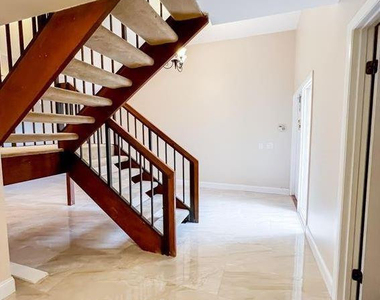 10740 S Golfview Drive - Photo Thumbnail 6
