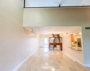 10740 S Golfview Drive - Photo Thumbnail 12