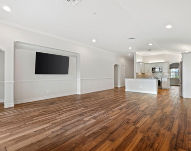 17735 Carver Avenue - Photo Thumbnail 13