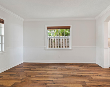17735 Carver Avenue - Photo Thumbnail 5