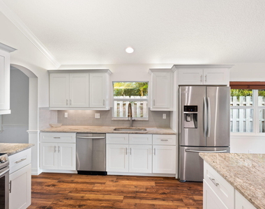 17735 Carver Avenue - Photo Thumbnail 9