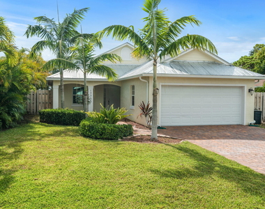 17735 Carver Avenue - Photo Thumbnail 2