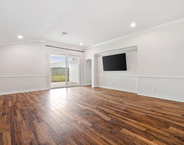 17735 Carver Avenue - Photo Thumbnail 12