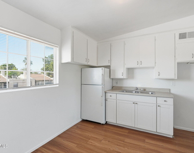 2150 W Missouri Avenue - Photo Thumbnail 10
