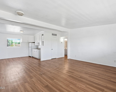 2150 W Missouri Avenue - Photo Thumbnail 6