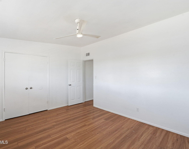 2150 W Missouri Avenue - Photo Thumbnail 17