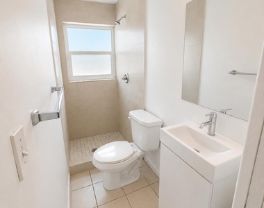 1725 Ne 148th Street - Photo Thumbnail 6