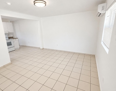 1725 Ne 148th Street - Photo Thumbnail 2