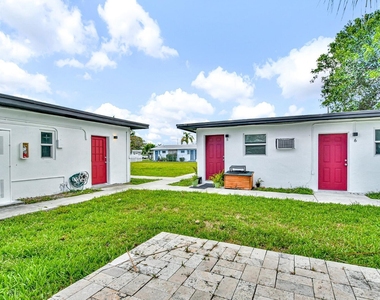 1725 Ne 148th Street - Photo Thumbnail 1