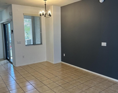 2401 E Rio Salado Parkway - Photo Thumbnail 3