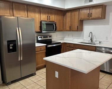 2401 E Rio Salado Parkway - Photo Thumbnail 5