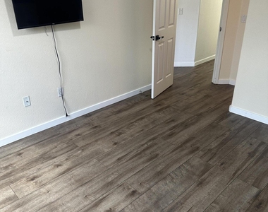 2401 E Rio Salado Parkway - Photo Thumbnail 8