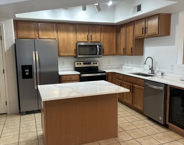2401 E Rio Salado Parkway - Photo Thumbnail 2