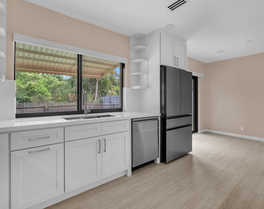 3020 N 34th Street - Photo Thumbnail 11