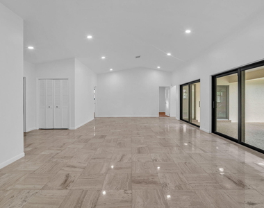 3020 N 34th Street - Photo Thumbnail 8