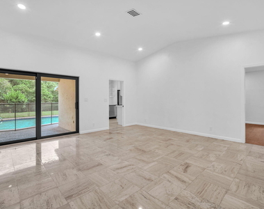 3020 N 34th Street - Photo Thumbnail 6