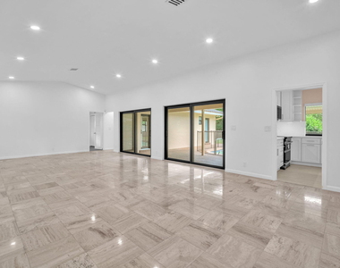 3020 N 34th Street - Photo Thumbnail 7