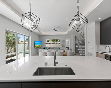 221 Shore Court - Photo Thumbnail 21