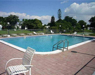 6505 Winfield Boulevard - Photo Thumbnail 8