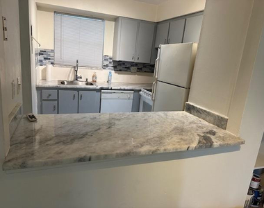 6505 Winfield Boulevard - Photo Thumbnail 6