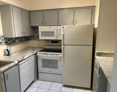 6505 Winfield Boulevard - Photo Thumbnail 5