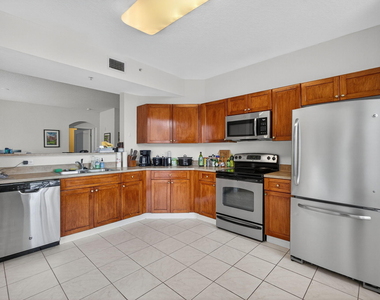 11029 Legacy Boulevard - Photo Thumbnail 14