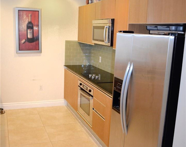 1060 Brickell Avenue - Photo Thumbnail 3