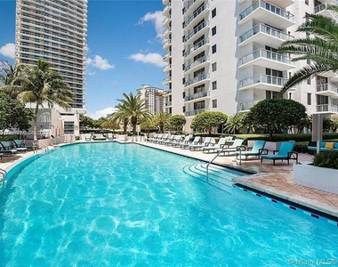 1060 Brickell Avenue - Photo Thumbnail 14