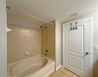 138 Sw Peacock Boulevard - Photo Thumbnail 12