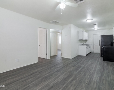 3111 W Jefferson Street - Photo Thumbnail 1