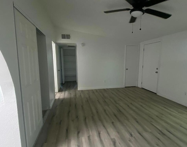 2580 S Yavapai Road - Photo Thumbnail 2