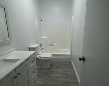2580 S Yavapai Road - Photo Thumbnail 3
