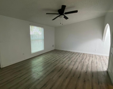 2580 S Yavapai Road - Photo Thumbnail 4