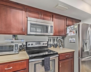 1922 E Laguna Drive - Photo Thumbnail 12