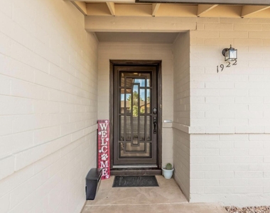 1922 E Laguna Drive - Photo Thumbnail 2
