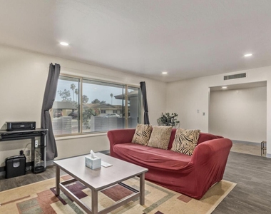 1922 E Laguna Drive - Photo Thumbnail 6