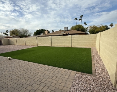 1922 E Laguna Drive - Photo Thumbnail 33