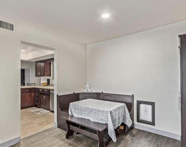 1922 E Laguna Drive - Photo Thumbnail 9