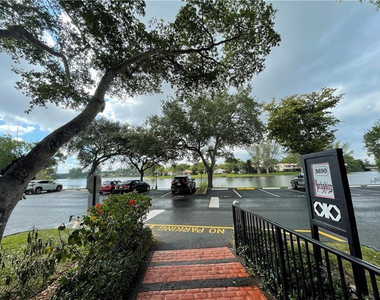 3690 Inverrary Drive - Photo Thumbnail 15