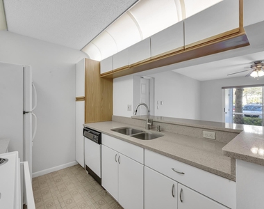 2506 Se Anchorage Cove - Photo Thumbnail 6